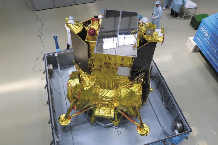 "Наша задача – вернуть технологии 1960-х". Что будет с космической программой после крушения "Луны-25"