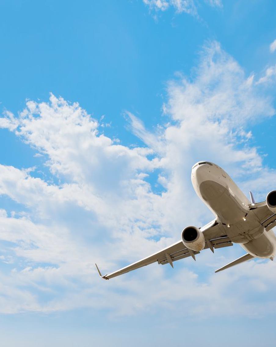 На борту самолёта Сочи – Москва у стюардессы остановилось сердце