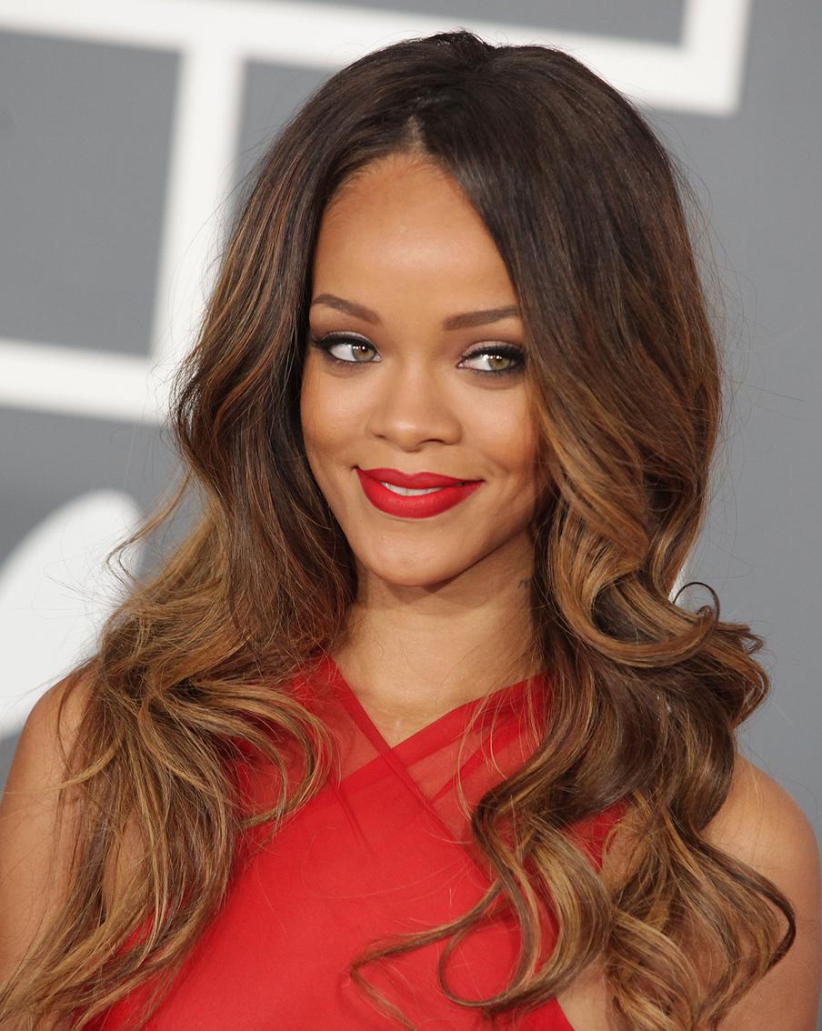 Певица Рианна родила второго ребенка, сообщили СМИ