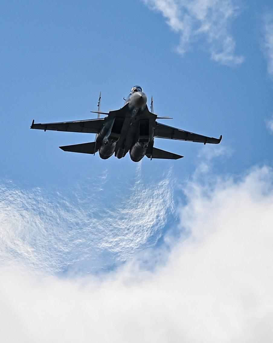 Су-30СМ уничтожил катер ВСУ у газодобывающих установок в Чёрном море