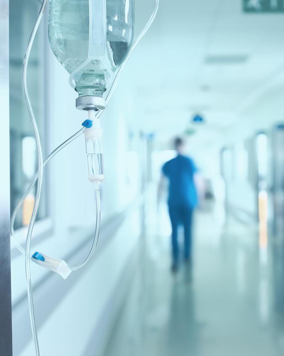 Появилась информации о состоянии стюардессы, пережившей остановку сердца во время полёта