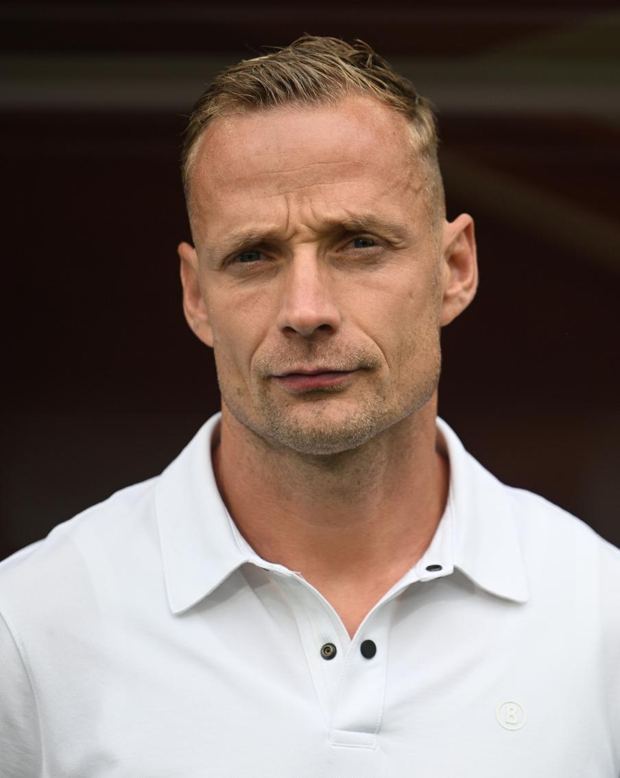 Главный тренер "Оренбурга" Иржи Ярошик покинул клуб по семейным обстоятельствам