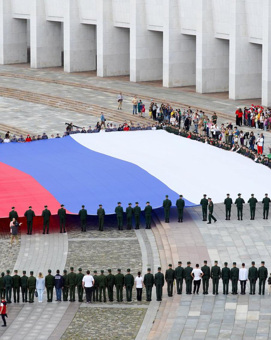 Сергей Собянин рассказал о том, что флаг РФ вдохновляет россиян на свершения