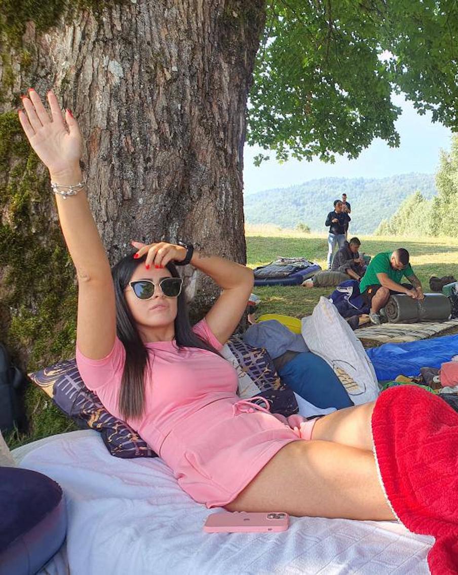 Кто кого перележит за одну тысячу евро? В Черногории стартовал традиционный чемпионат по лени