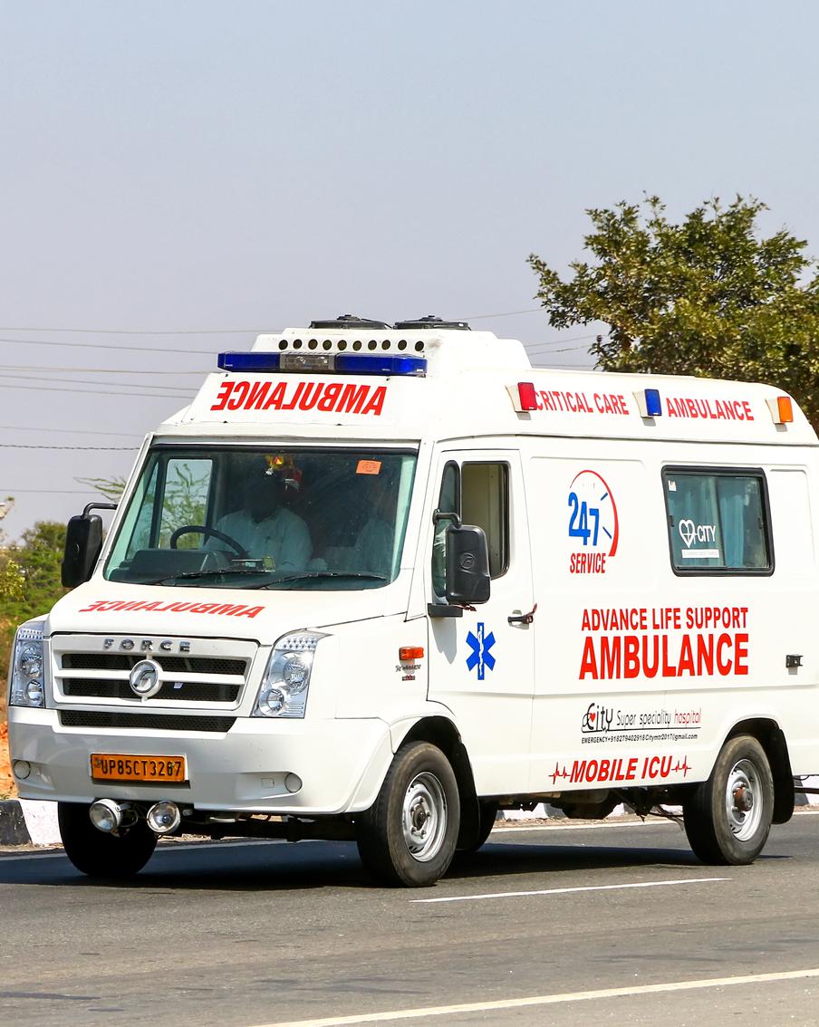 При обрушении строящегося моста в Индии погибли не менее 17 человек