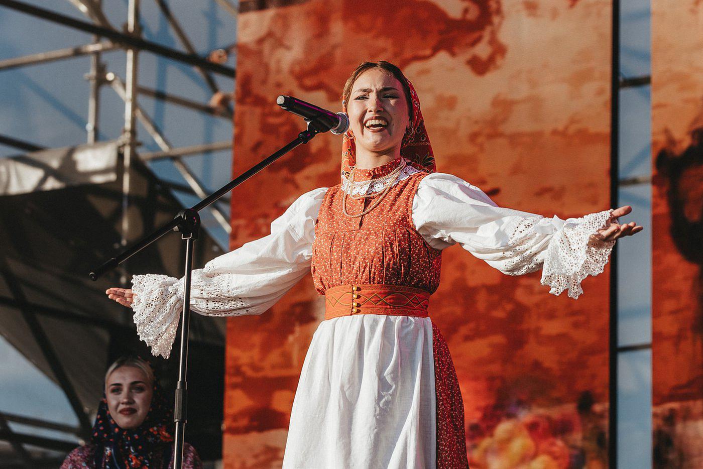 Жанр частушки продолжает жить и развиваться.