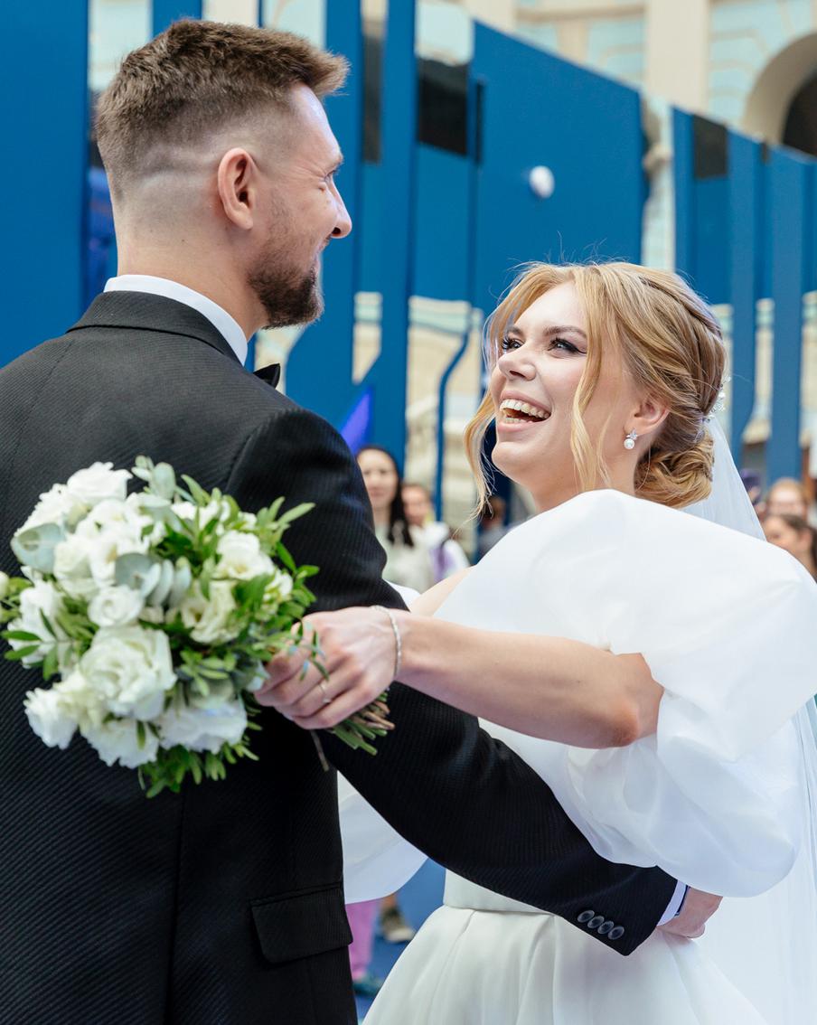 Как репортёр Metro отгулял четыре свадьбы сразу: в день Любви молодых расписывали знаменитости