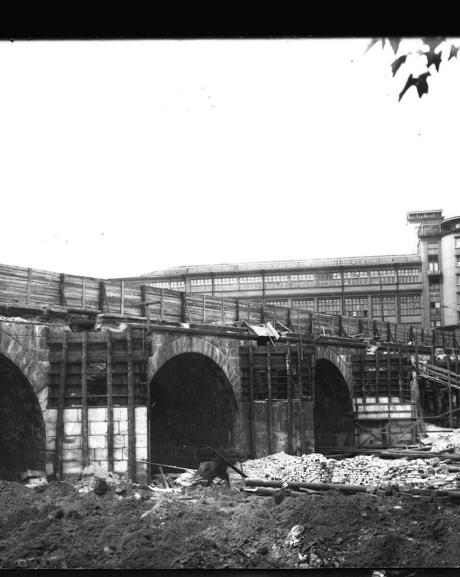 Двадцать лет назад открылся Лефортовский тоннель. И сразу оброс мистическими легендами