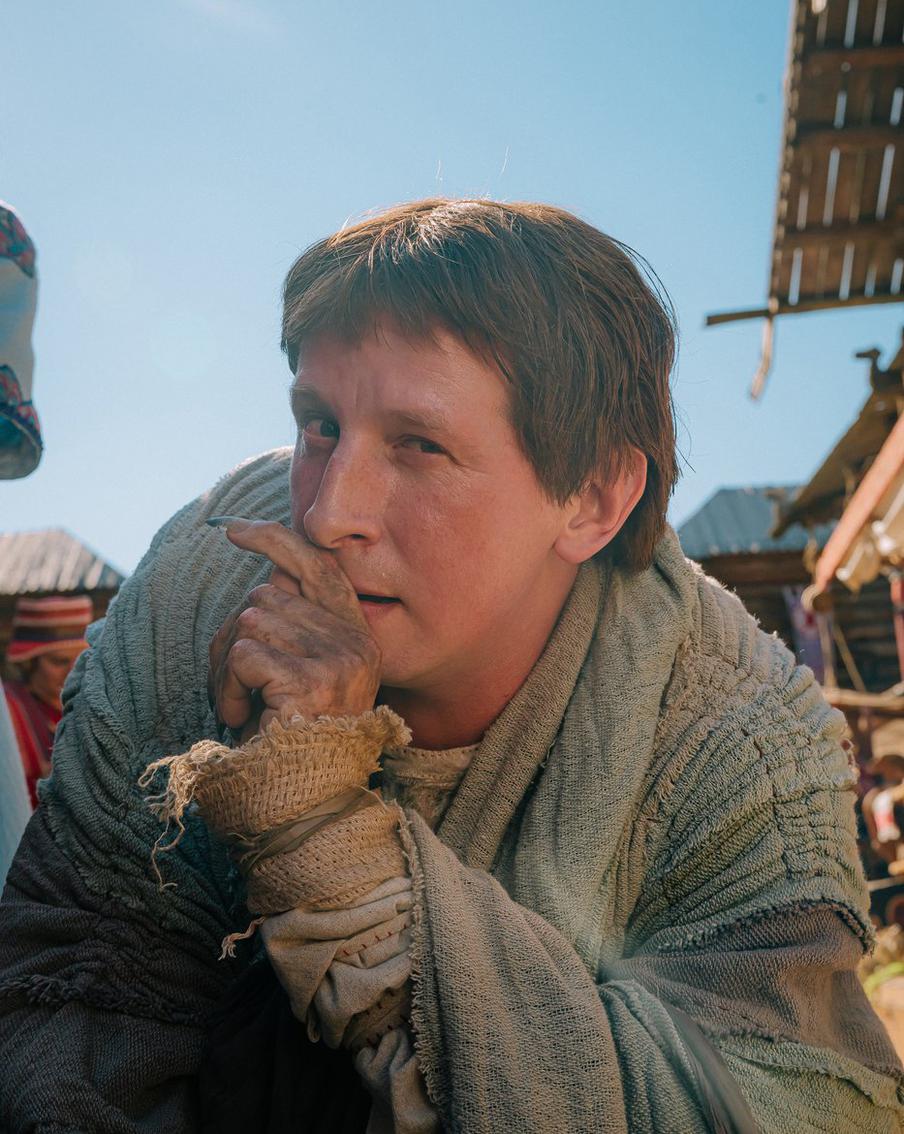 Цвырь в исполнении Дмитрия Лысенкова.