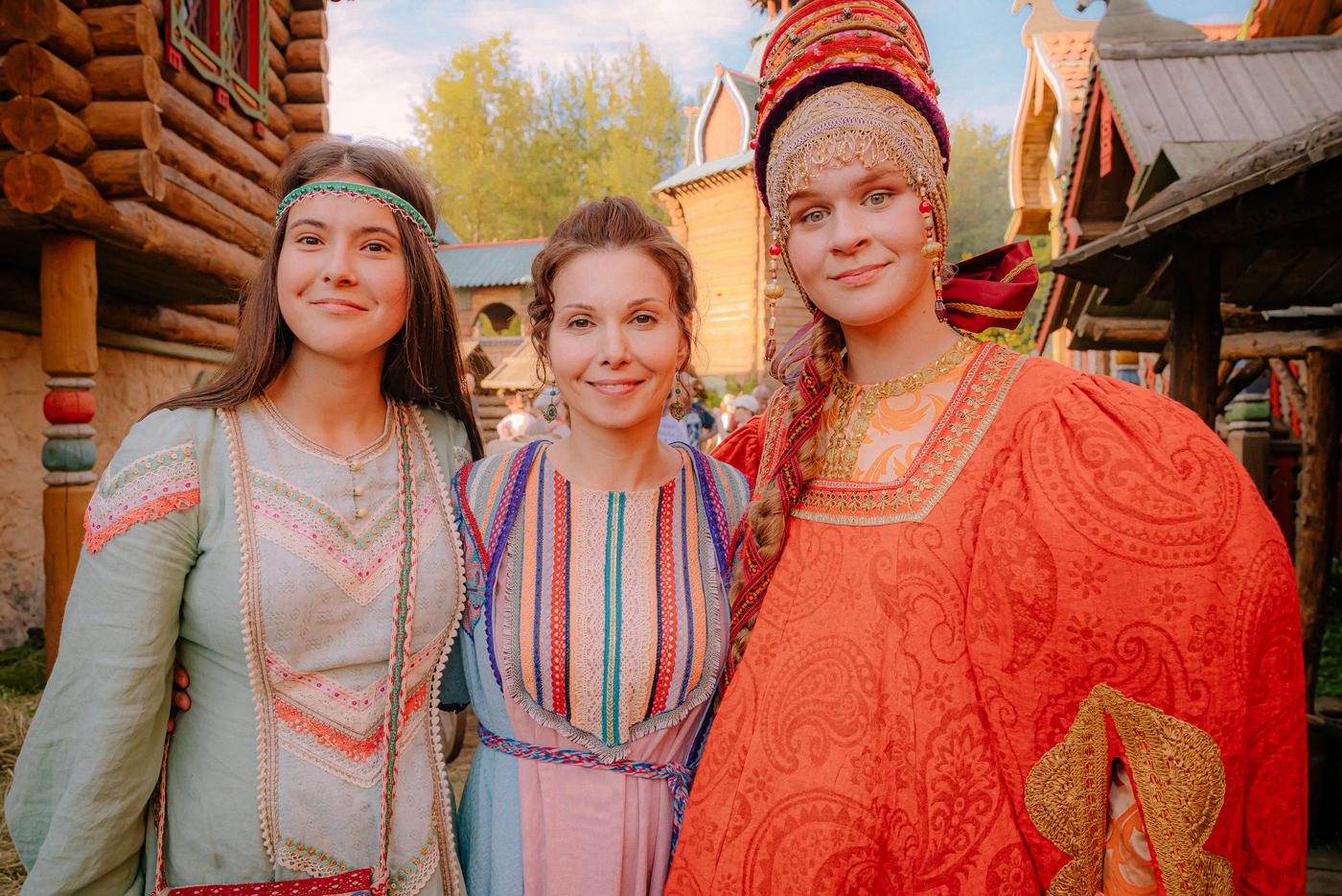 Софья (Эвелина Мазурина), Александра Урсуляк (Василиса), Арина Рожкова (Марья).