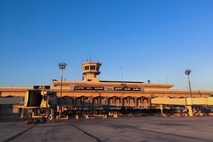 Аэропорт Алеппо в Сирии вышел из строя из-за атаки Израиля