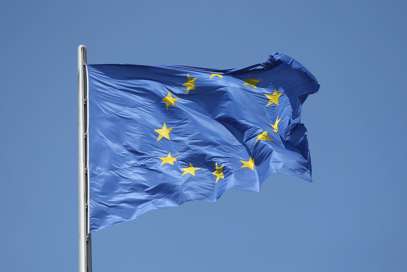 Евросоюз слабеет из-за санкций и отправки оружия на Украину