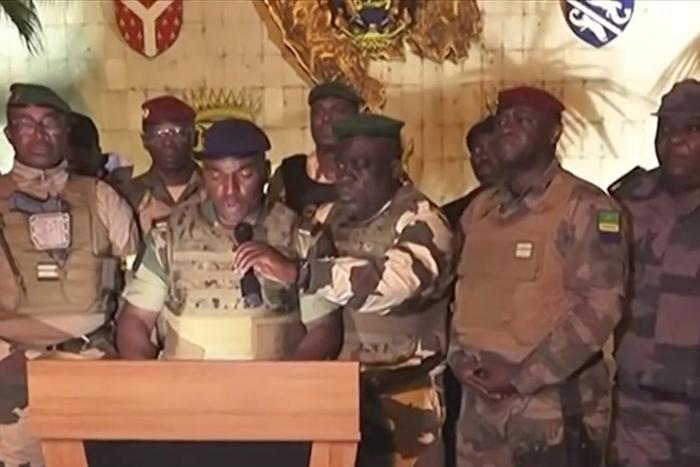 Военные Габона совершили госпереворот