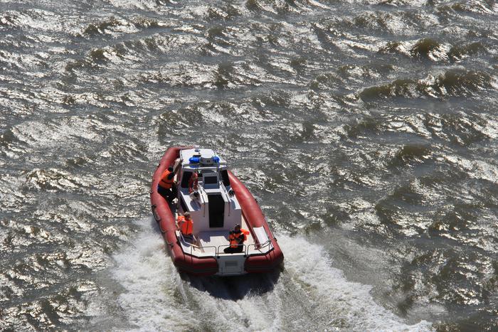 Жителям подтопленных районов Приморья отправились помогать спасатели