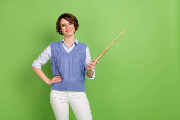 Как одеться молодой учительнице, чтобы выглядеть стильно и не выходить за рамки дресс-кода