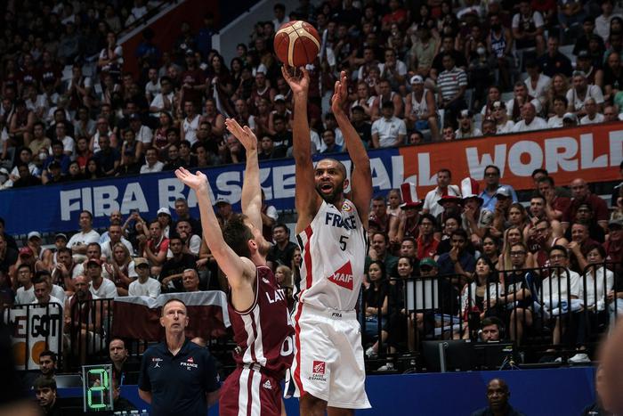 В провале сборной Франции есть русский след: почему "трёхцветные" оконфузились на чемпионате мира по баскетболу