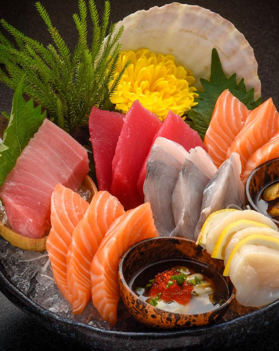 Чтобы не отравиться тартаром и сашими, к блюду стоит отнестись с особыми вниманием