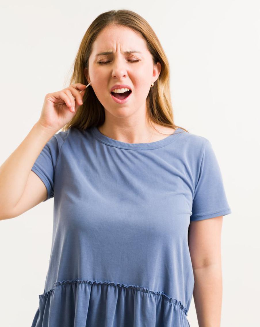 Запущенный отит может привести к абсцессу головного мозга. Врач советует, как избежать проблем с ушами