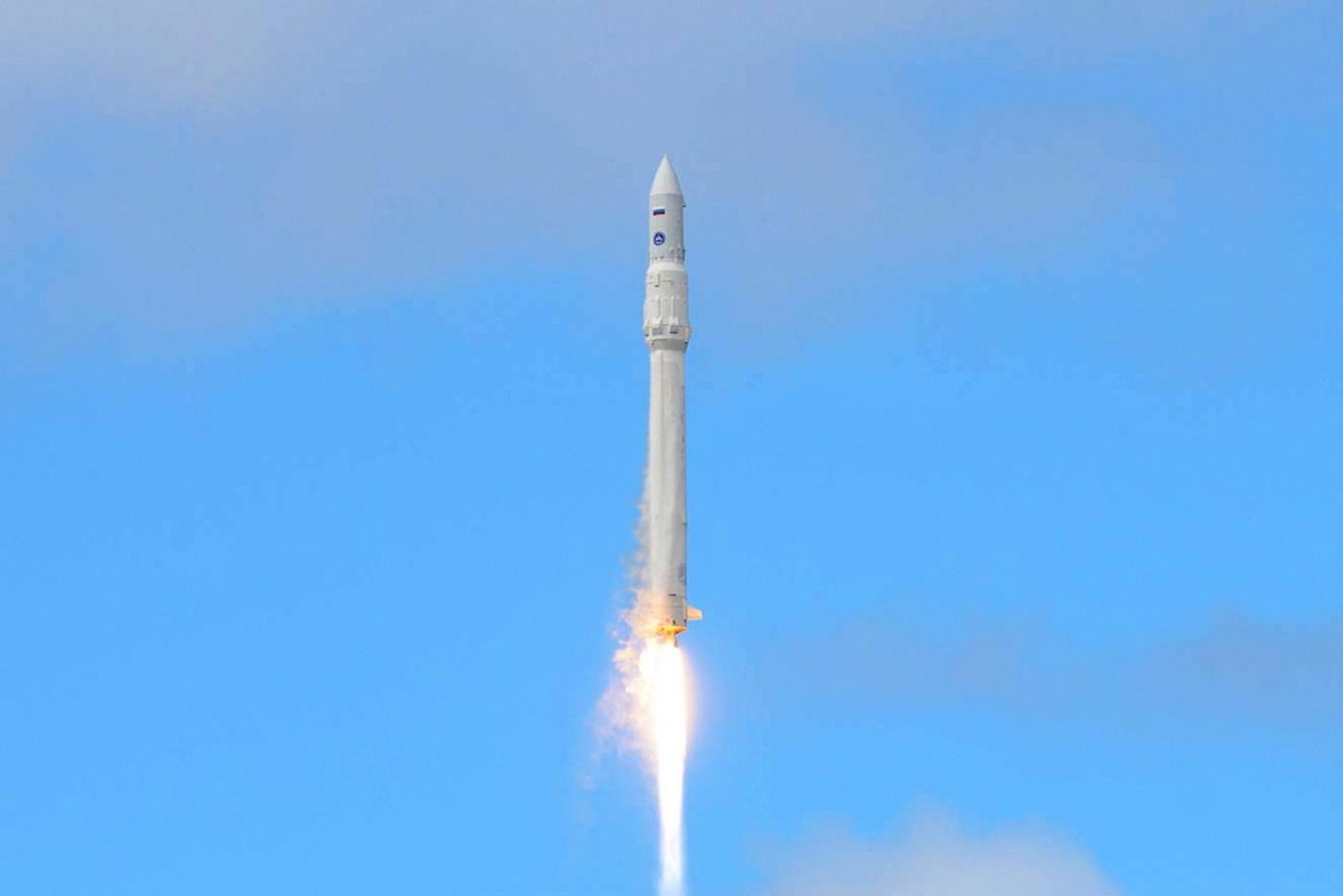 К Марсу отправится российская межпланетная станция и привезёт с его спутника грунт