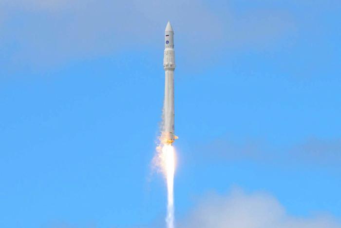 К Марсу отправится российская межпланетная станция и привезёт с его спутника грунт