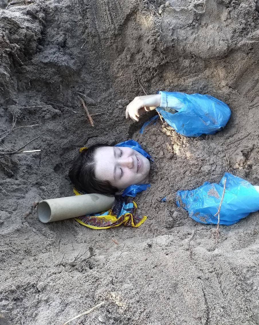 Зачем в Петербурге люди закапывают себя заживо каждый год