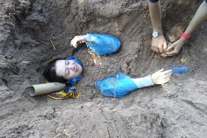 Зачем в Петербурге люди закапывают себя заживо каждый год