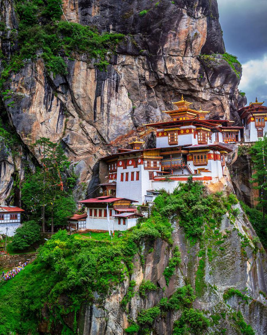 Бутан вдвое снизит ежедневный туристический сбор