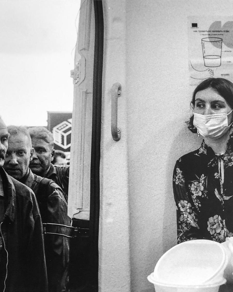 В "Ночлежке" показали ночной автобус через удивительные кадры