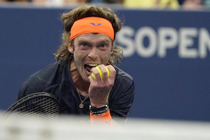 Медведев и Рублёв сразятся за путёвку в полуфинал: на US Open наступила пора решающих матчей