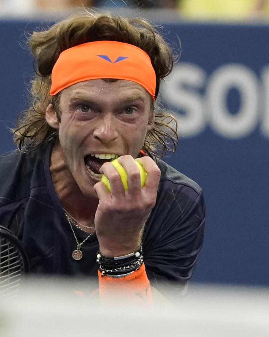 Медведев и Рублёв сразятся за путёвку в полуфинал: на US Open наступила пора решающих матчей