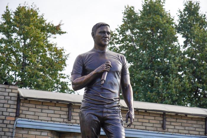 На могиле Юрия Шатунова открыли памятник