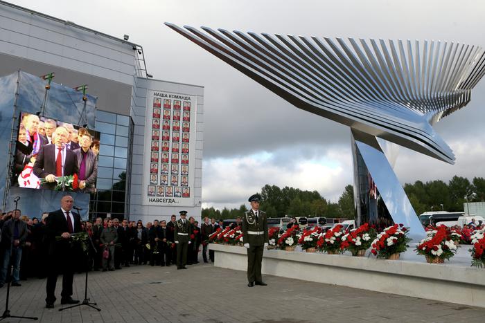 В Ярославле вспоминают погибших в авиакатастрофе хоккеистов "Локомотива"