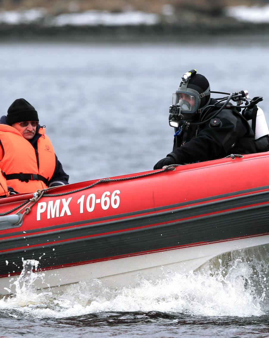 Спасатели нашли тело погибшего в крушении вертолёта Robinson