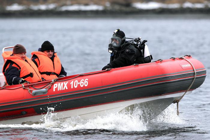 Спасатели нашли тело погибшего в крушении вертолёта Robinson