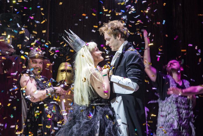 Актёры театра им. Моссовета научились петь, чтобы стать героями истории о бременских музыкантах