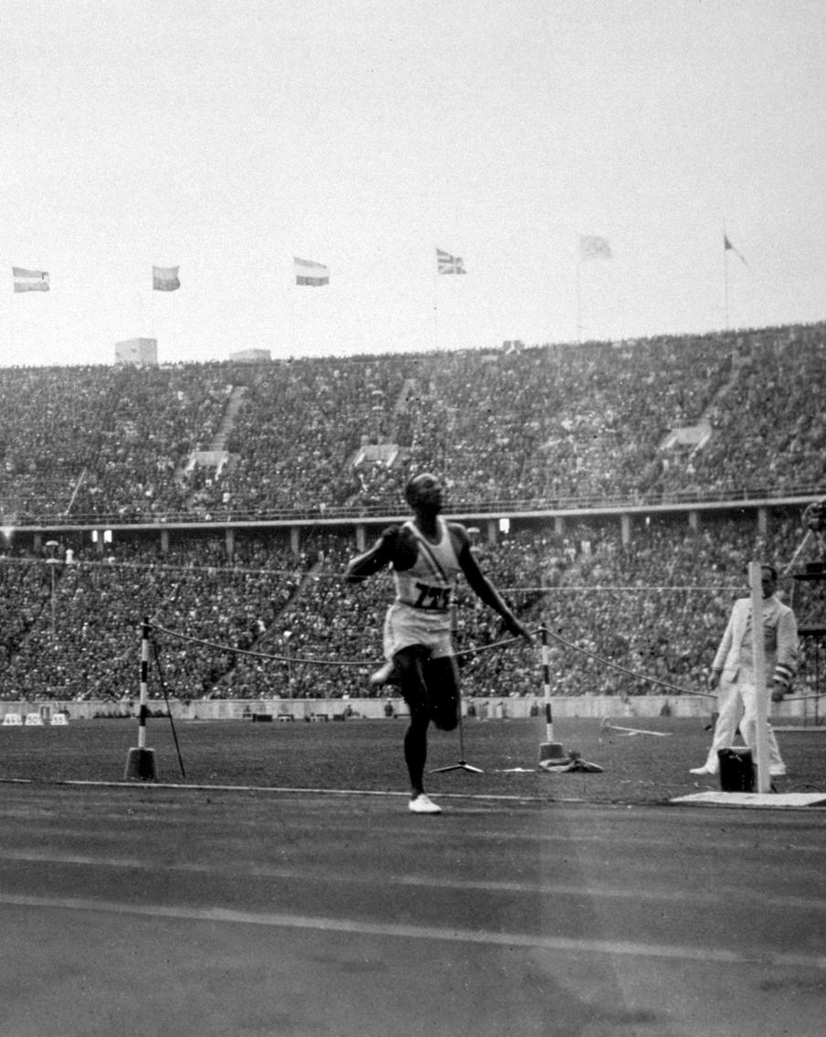 Он разозлил Гитлера, но не убедил Рузвельта. 110 лет со дня рождения великого Джесси Оуэнса