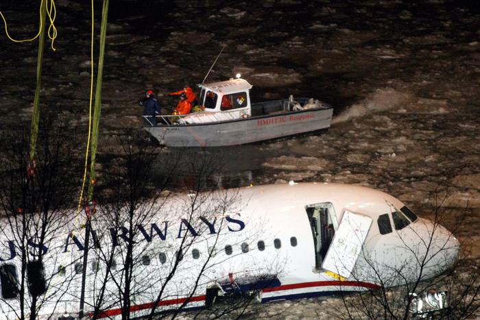 Airbus A320 не единственный: где ещё совершали успешные приземления и приводнения аварийные самолёты