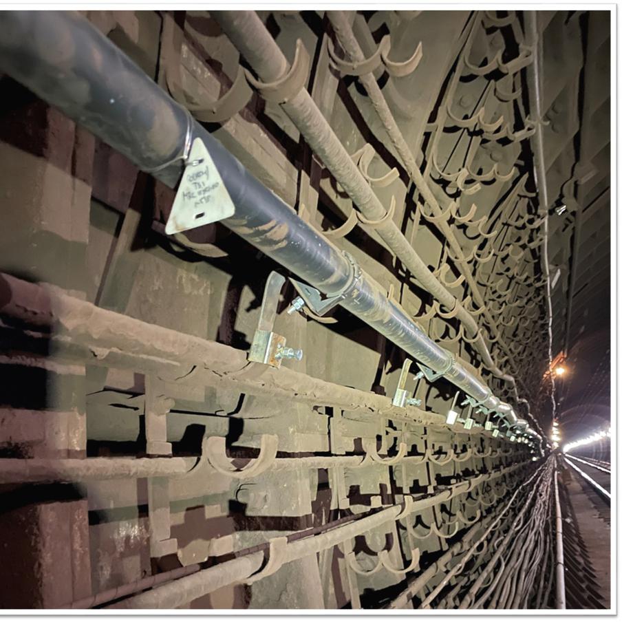 Излучающий фидер в перегоне