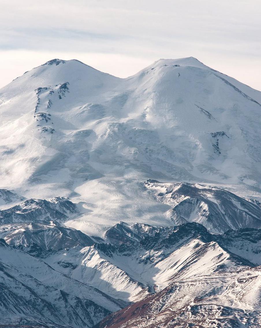 На Эльбрусе погиб турист из Белоруссии, сорвавшись с большой высоты