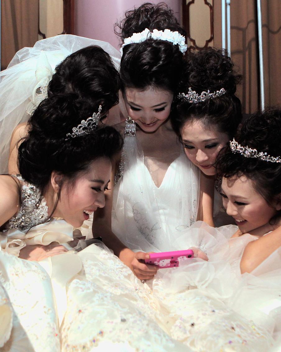 "Подходит для замужества": как китаянки восстали против тренда в соцсетях, который должен помочь им найти супруга