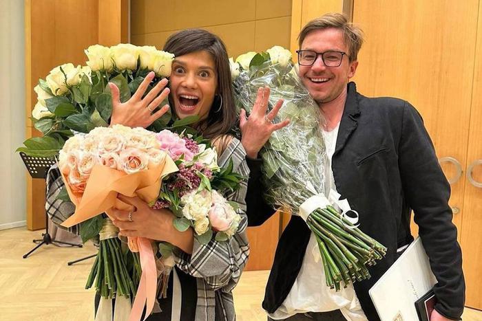 Саша Петров женился на девушке, с которой познакомился случайно, прямо на улице