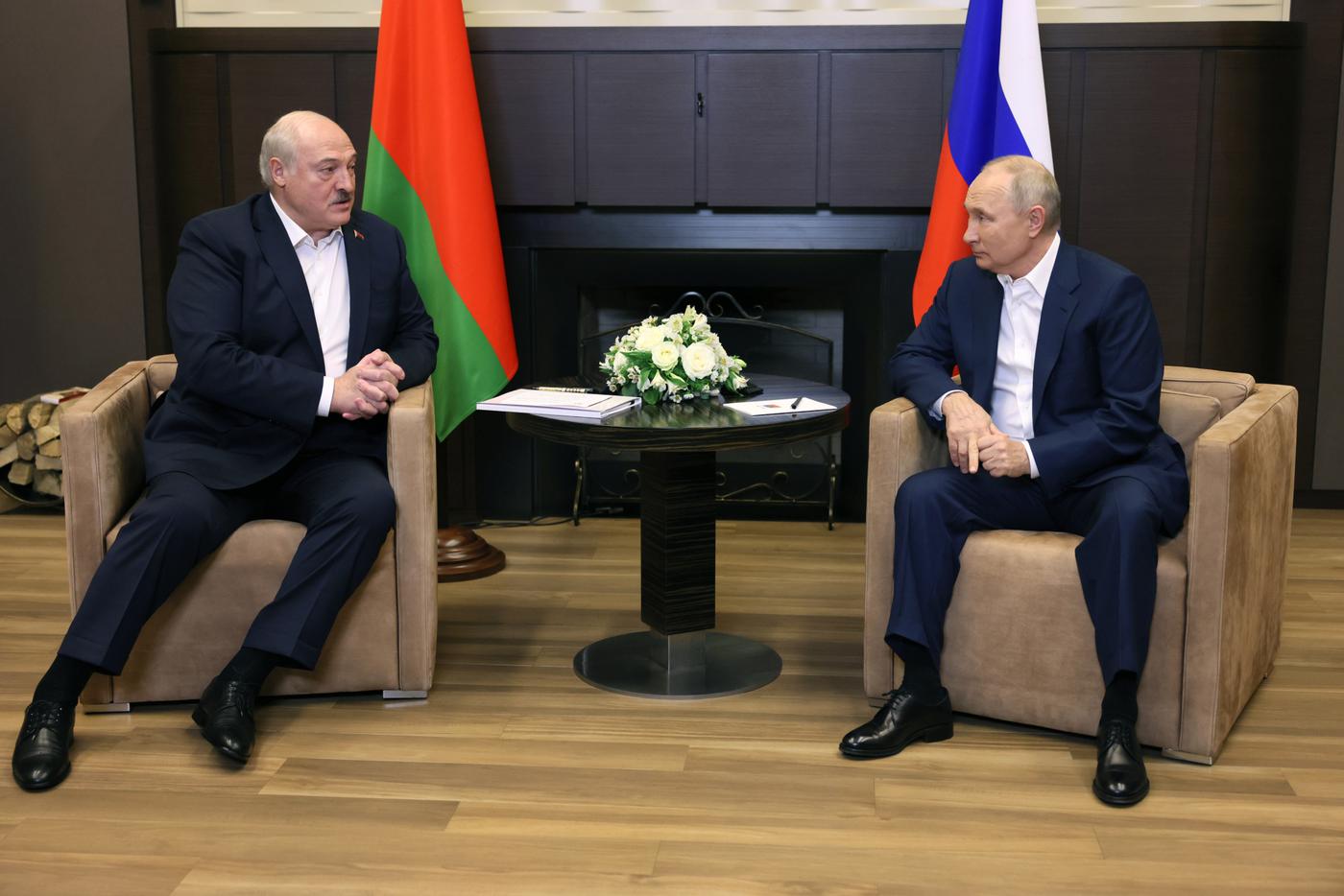 Президенты России и Белоруссии Владимир Путин и Александр Лукашенко провели переговоры в Сочи