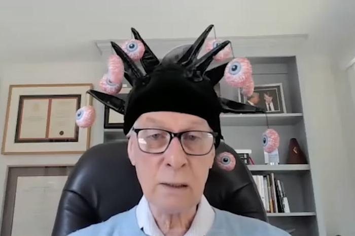 Шнобелевскую премию вручили за изучение облизанных камней, разницы числа волосков в ноздрях и туалета-поликлиники