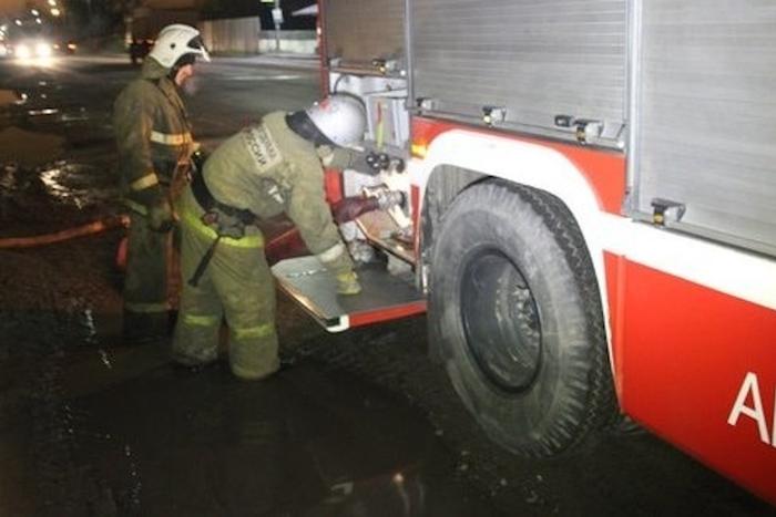 В Санкт-Петербурге всю ночь тушили пожар в Купчино. Пламенем был охвачен ресторан на Бухарестской улице