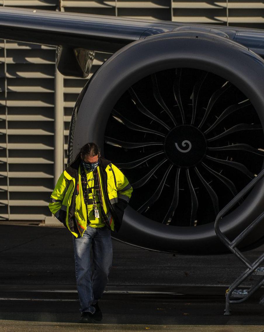 Сердечный приступ стал причиной посадки самолёта в Казахстане вместо Турции