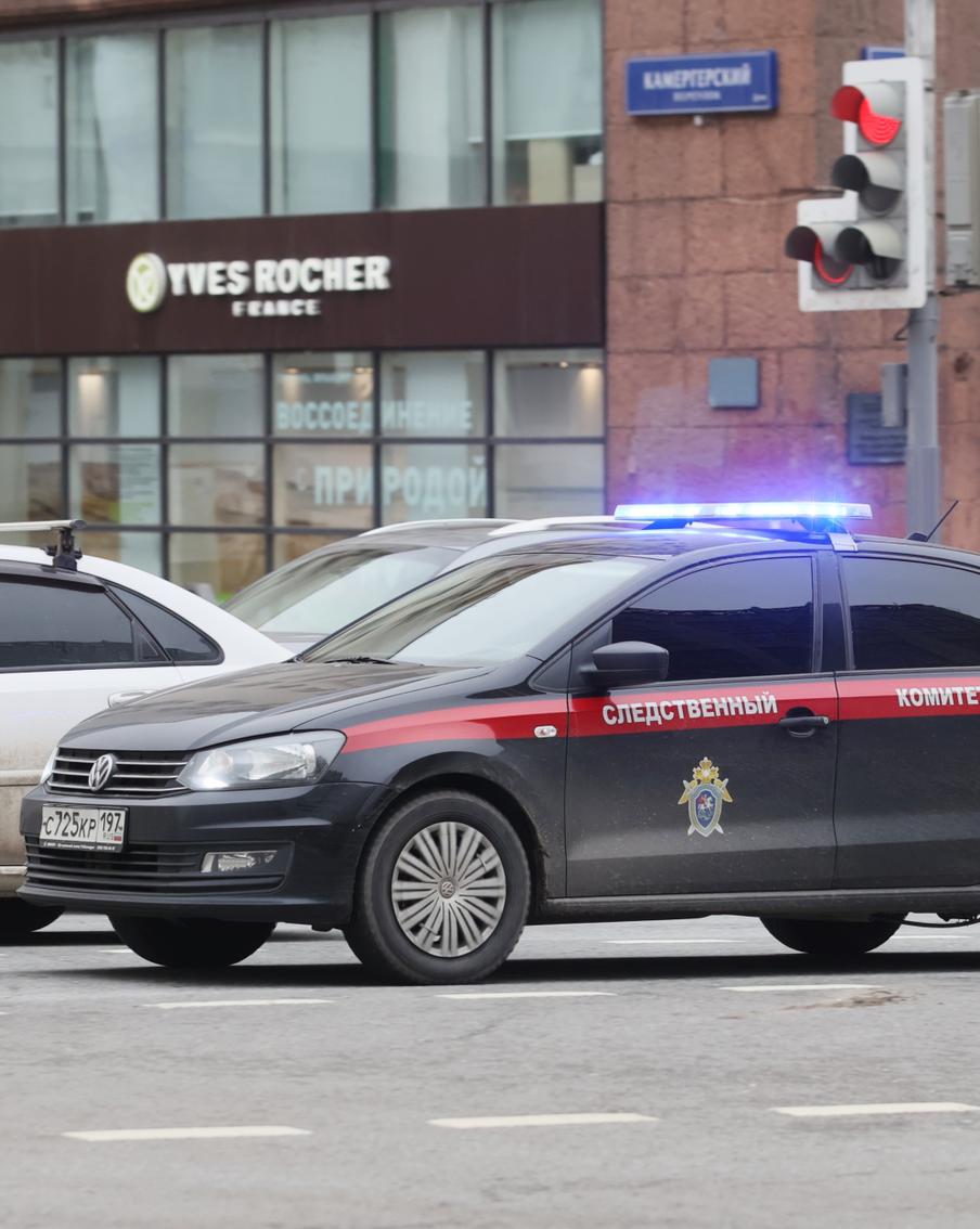 На западе Москвы в сквере нашли тело женщины