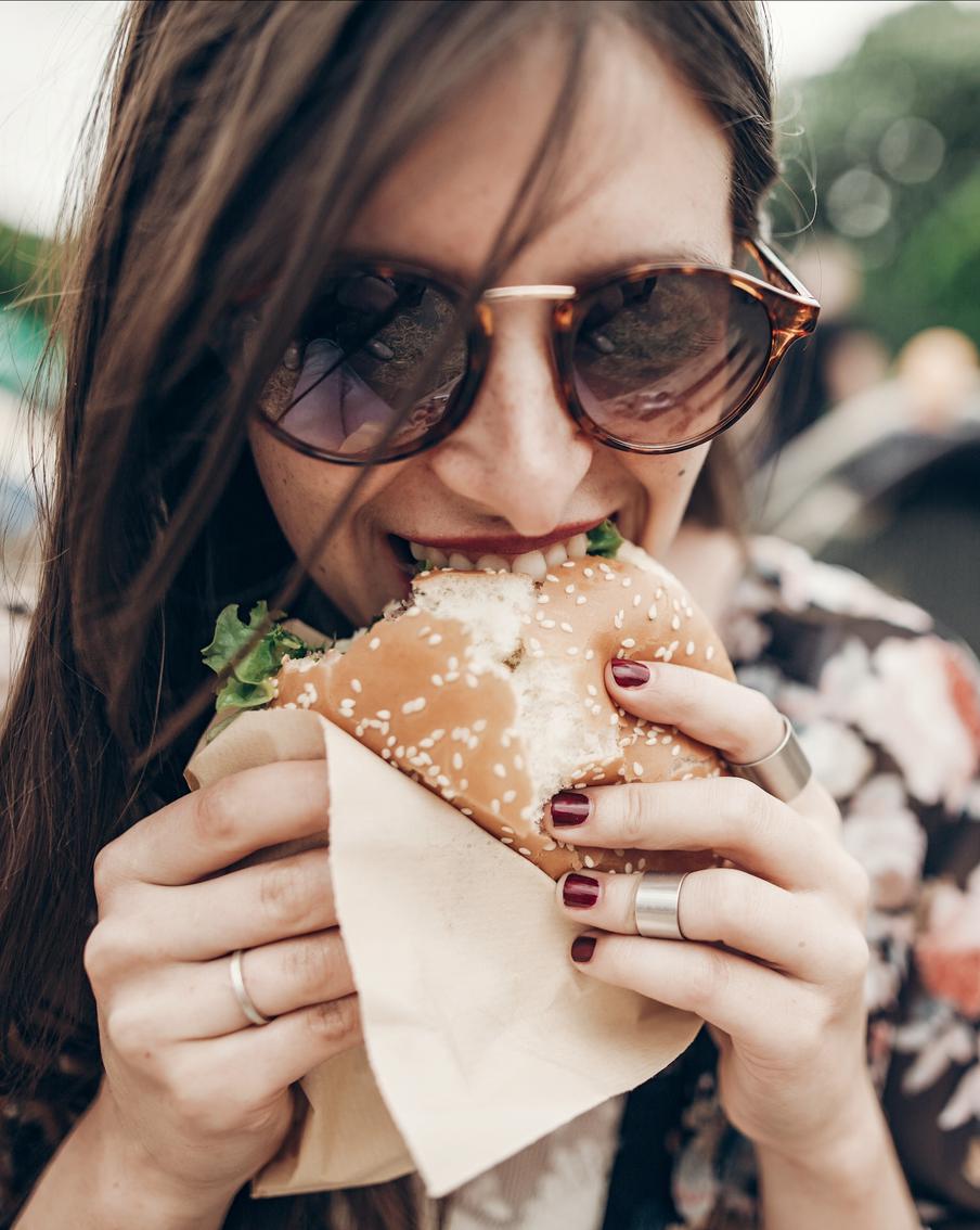 Бюджет заработает на булках: фастфуд подорожает на 10%