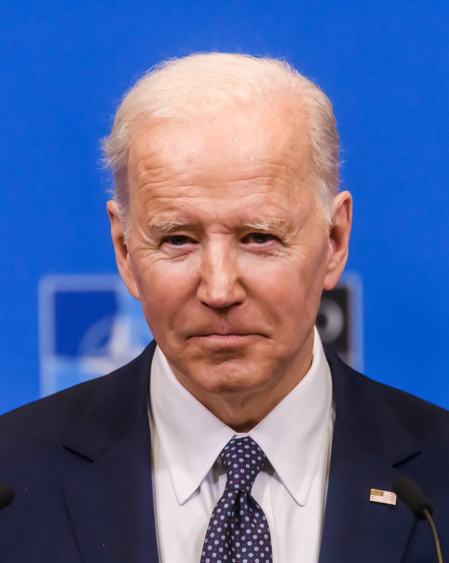 Байден снова назвал Путина "диктатором"