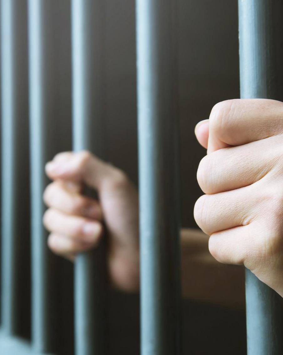 Правозащитница объяснила, почему рецидивист сбежал из колонии, чтобы снова сесть