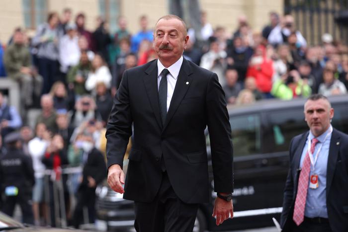 Алиев назвал Блинкену условия для завершения операции в Карабахе